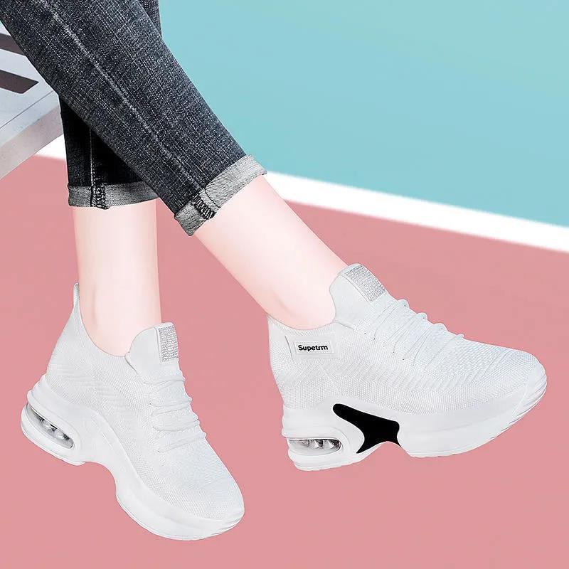 Shoes With Air Cushion and Thick Sole