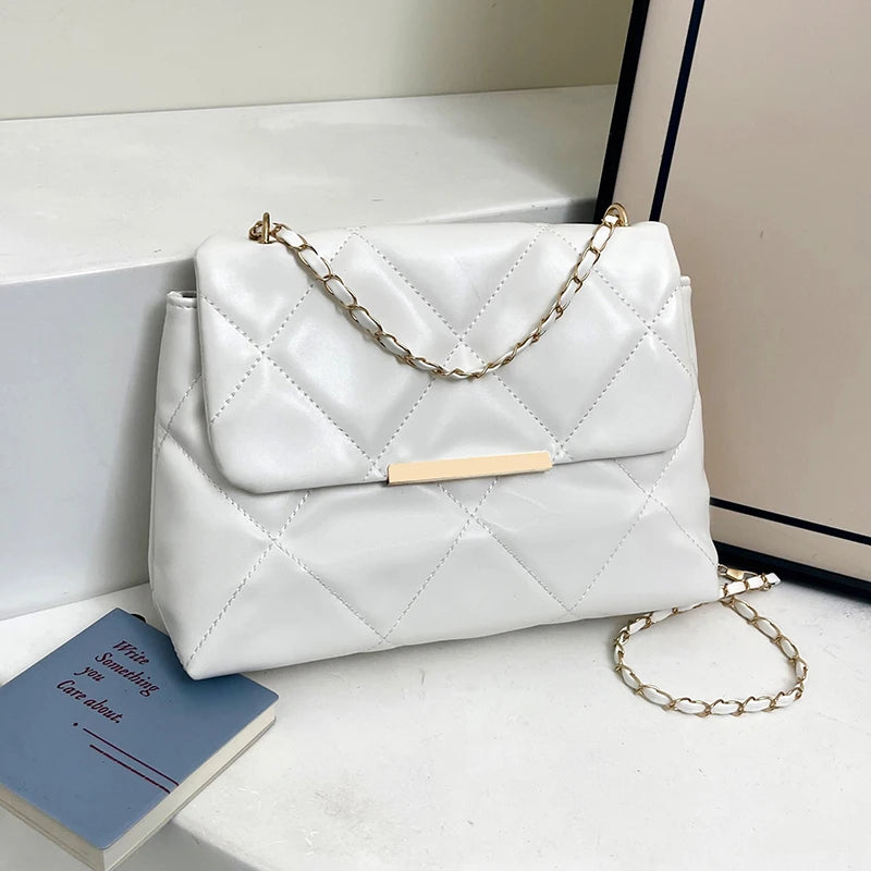 Ladies' fashionable diamond grid embroidered thread embossed flip shoulder bag, trendy and versatile new commuter square bag
