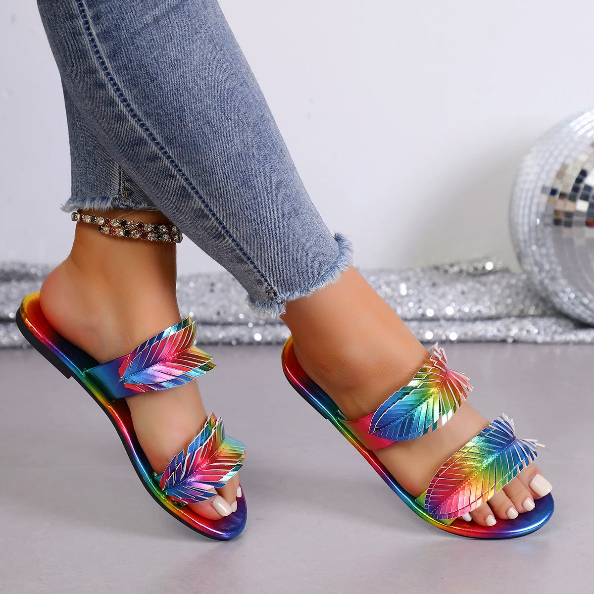 Summer New Flat Sandals for Women, Fashion Iridescent Gradient One-Strap Sandals, Internet-Famous Versatile Beach Shoes, Soft-Sl